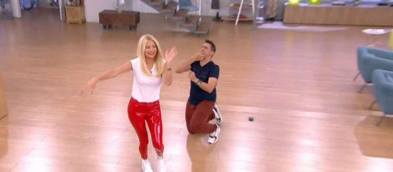 «Τρέλανε» κόσμο η Φαίη Σκορδά με το τσιφτετέλι της - Φωτιά στα...«κόκκινα» (βίντεο)